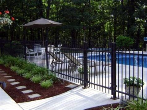 43 Stunning Pool Fence Ideas To Transform Your Poolside