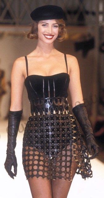 Christy Turlington Azzendine Alaia 1992 80s Fashion Outfits Fashion 80s Vintage Fashion
