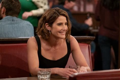 cobie smulders makes surprise return as robin on ‘how i met your father huffpost entertainment