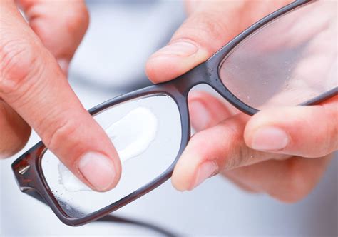 how to clean and remove scratches from your glasses