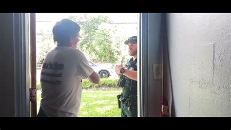 this is how the Lee County Sheriff department does traffic he turned