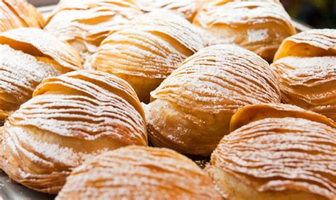 Sfogliatelle Napoletane The Delicious Sfogliatelle Of Naples This