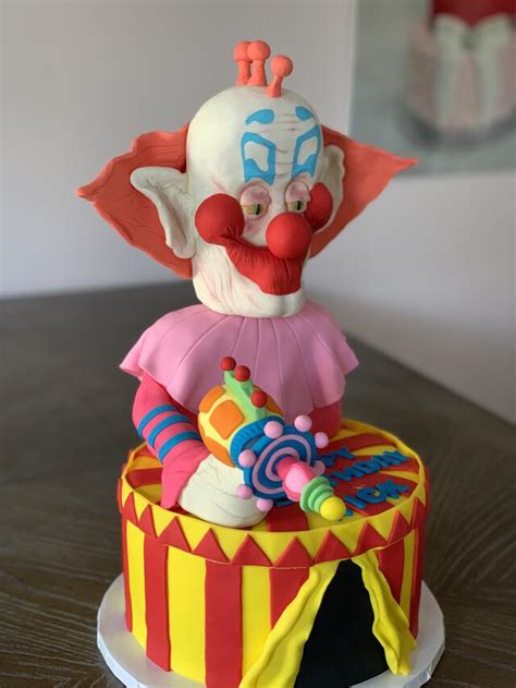 Killer Klowns From Outer Space Cake Decorated Cake By Cakesdecor