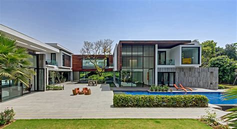 New Delhi Custom Home In A Lush Setting With Spacious