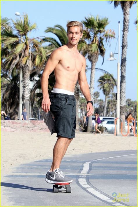 The Stars Come Out To Play Austin North New Shirtless Barefoot Pics
