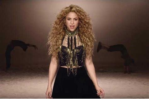Jun 10, 2021 · shakira's son has already proved he's taking after his mom's many talents, as he got in the water for his first surfing sesh at the age of 5. Shakira presume disfraz de maga y hace oídos sordos a ...