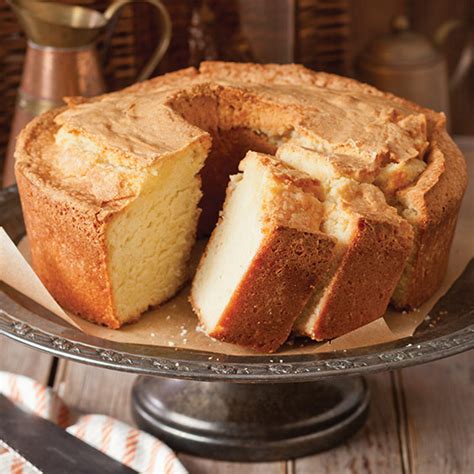 Whip some heavy whipping cream, and serve a slice of this cake with freshly whipped. Classic Cold Oven Pound Cake - Paula Deen Magazine