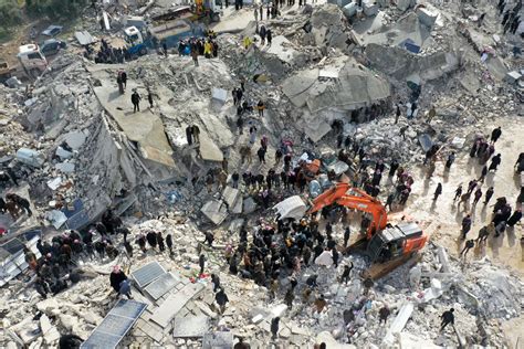 Terremoto Di Magnitudo 7 9 Devasta Siria E Turchia Migliaia Di Morti