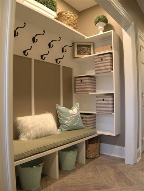Take your hall closet from crammed to decluttered with these hall closet organization ideas. 1001+ Idées pour un hall d'entrée maison + les éléments à ...