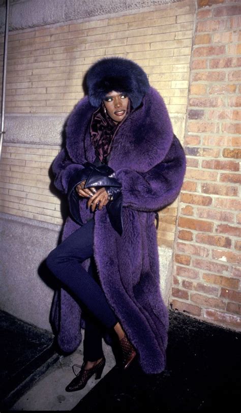 Grace Jones Devant Son Restaurant La Vie En Rose En Janvier 1987