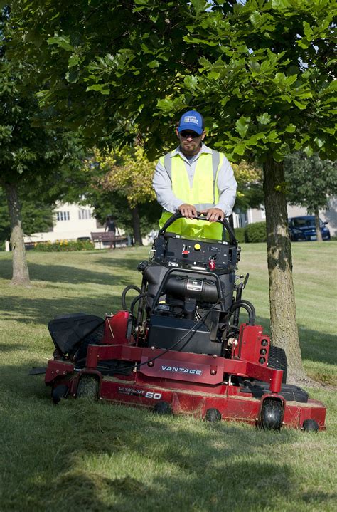 Professional Commercial Lawn Mowing Services For St Charles Il Businesses