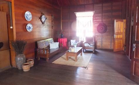 13 idea hiasan bilik tidur rumah kampung sumber : Interior Ruang Tamu Rumah Kayu. hiasan dalaman ruang tamu ...