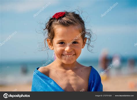 Smiling Portrait Young Girl Beach Towel Stock Photo By ©pio3 272751520