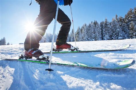 Awesome Skiing Tips For Beginners Ski Trip Sore Legs Skiing