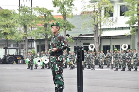 Personel Jajaran Korem 084bj Mengikuti Apel Gabungan Di Kodam Vbrawijaya