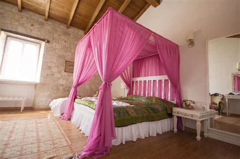 20 Of The Most Beautiful Canopy Bed Curtains Housely