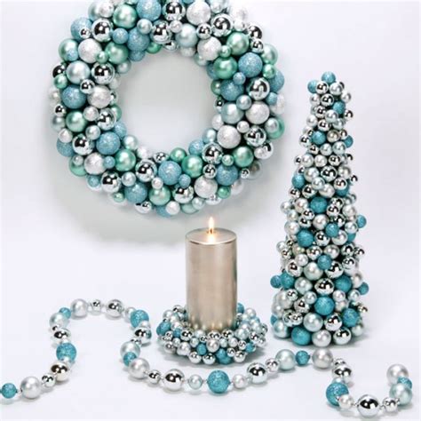 It's a color that exuberates classiness and elegance. Elegant Tiffany Blue Christmas Decor | AMAZING DESIGN FOR LESS