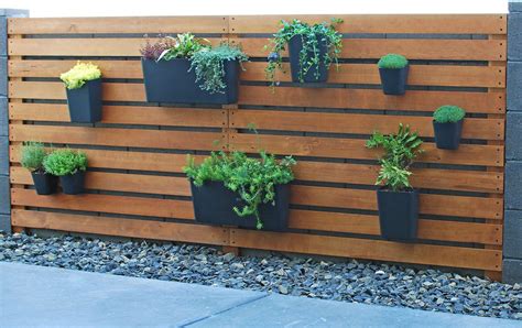 Easy And Amazing Diy Modern Plant Wall The Garden Glove