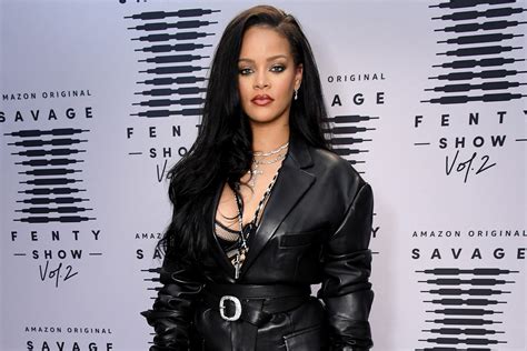 Rihanna Is Officially A Billionaire Rolling Stone