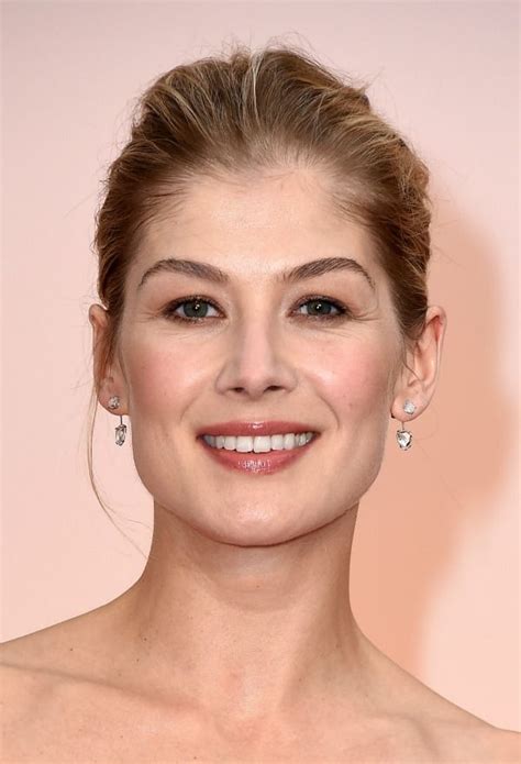 The Best Beauty Looks At The 2015 Oscars Rosamund Pike Rosamond Pike