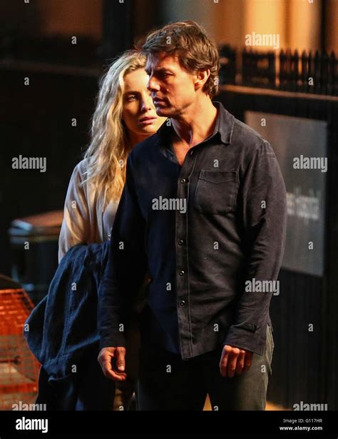 Tom Cruise And Annabelle Wallis Film A Scene For The Movie The Mummy