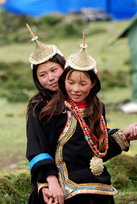 Bhutan Brokpa Girls Traditional Outfits Bhutan Tribal People