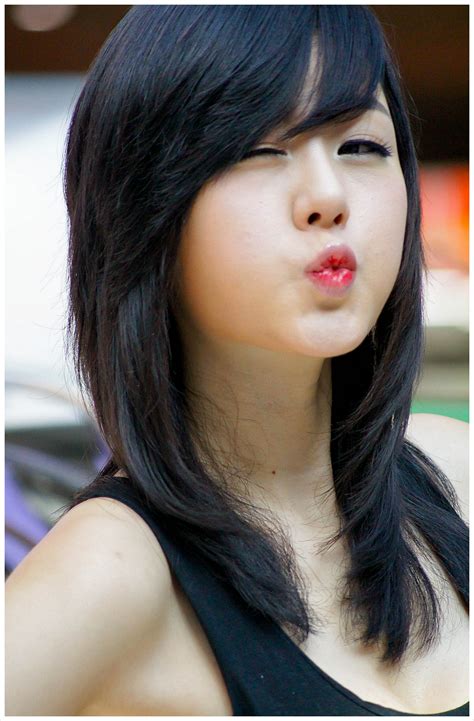 Hwang Mi Hee At Chevrolet Exhibitions Part The Most Beautiful Girl