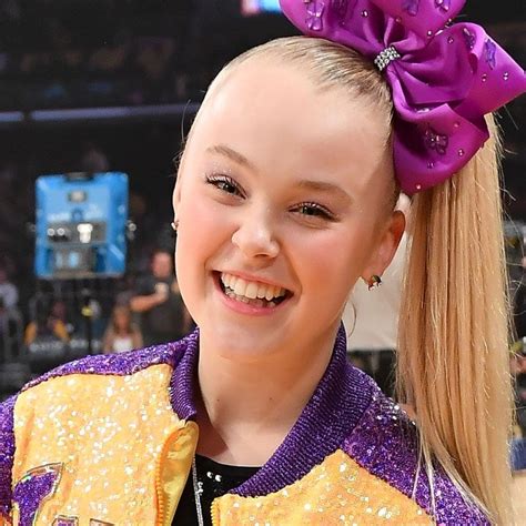 Jojo Siwa Introduces Girlfriend On Their 1 Month Anniversary