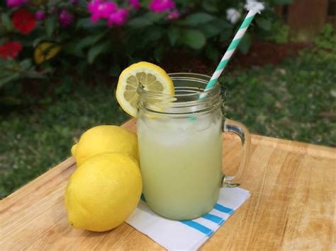 Easy Whole Lemon Lemonade Youll Want To Sip All Summer Long