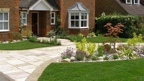 What are some great garden ideas? Front Garden Design, Wokingham, Berkshire | Landscape ...