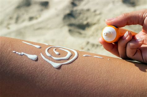 6 reasons why you need to wear sunscreen every day