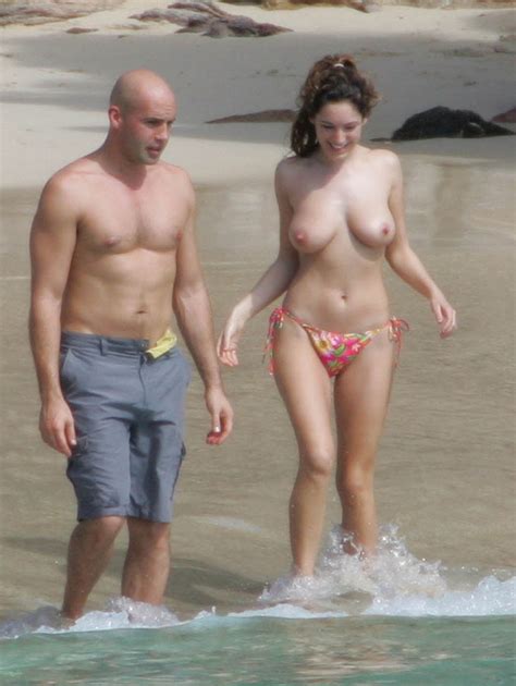 Kelly Brook S Topless Caribbean Vacation Picture Original