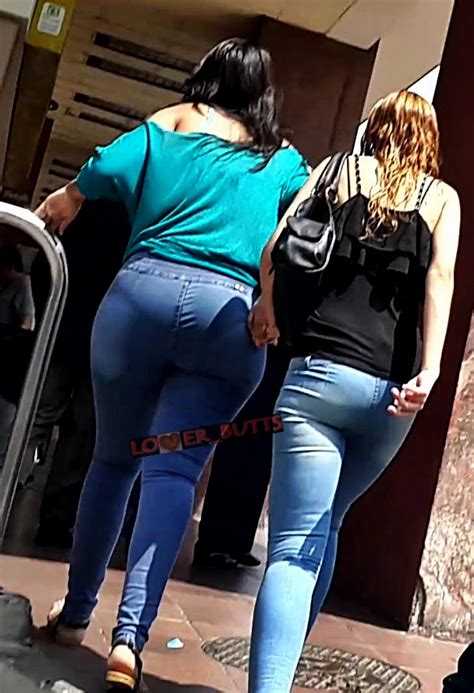 Guapa Morena Con Cola Redonda En Pantalones Mujeres Bellas En La Calle