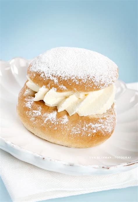 Swedish christmas food & dishes. Swedish Desserts | the swedish dessert "Semla" | Sweets ...
