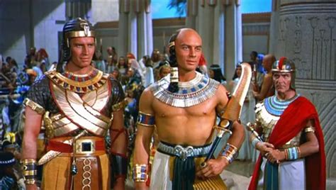 yul brynner film costumes as pharaoh of egypt in the ten commandments
