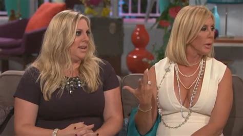 Vicki Gunvalsons Daughter Briana Claims Brooks Ayers Offered To Show