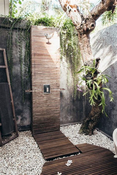 50 Stunning Outdoor Shower Spaces That Take You To Urban Paradise Pool