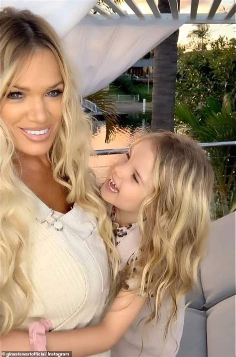 The Worlds Hottest Grandma Gina Stewart 48 Poses With Five Year Old Daughter Summer Daily