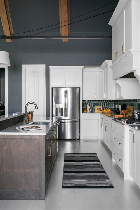 Cabinets to go was so excited to have one of our flooring brands, talon hardwood, featured in the 2019 hgtv smart home. Pictures of the HGTV Smart Home 2019 Front Yard | HGTV ...