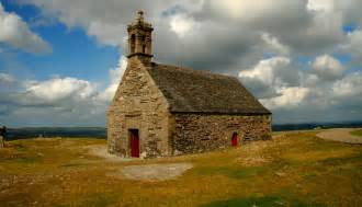 Cartes, études, livres, documents en ligne sur l'histoire, le patrimoine, les traditions de la bretagne. Monts d'Arrée Bretagne