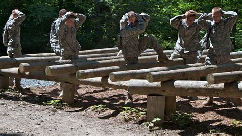 Obstacle Course 14 Cadets Assigned To 3rd And 4th Company Flickr