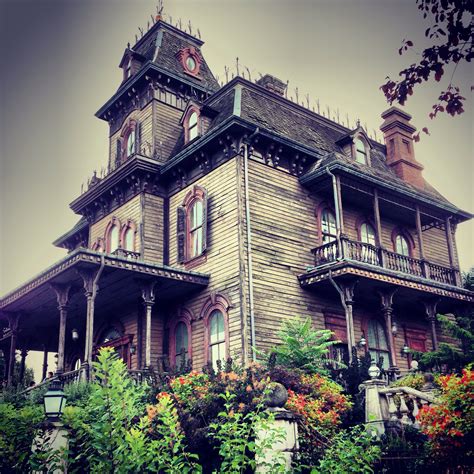 The Haunted Mansion In Disneyland Paris Wonders Of The World