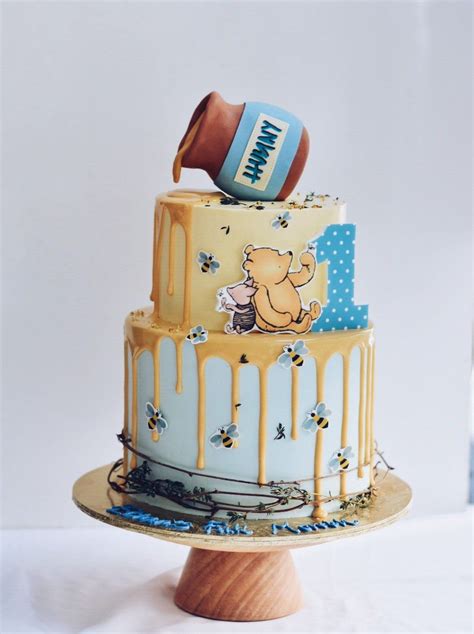 Winnie The Pooh Minimalist Cake Cakes Sweets Dessert Bars Zee And Elle Winnie The Pooh Cake