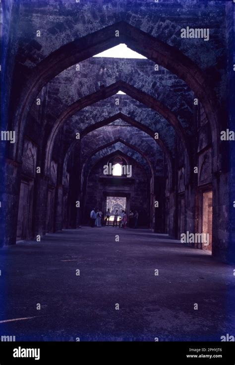 Corridor Hindola Mahal Mandu Madhya Pradesh India Stock Photo Alamy
