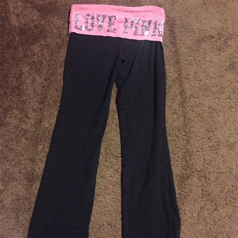 love pink yoga pants