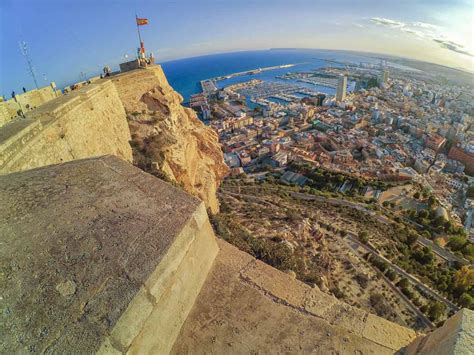Castillo de Santa Bárbara: Alicante - Guía de viajes - Tripkay