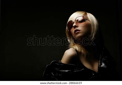 Sexy Young Woman Over Black Background Stockfoto 28866619 Shutterstock