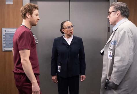 Chicago Med Season 6 Episode 12 Photos Some Things Are Worth The Risk