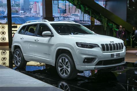 Jeep Cherokee Revealed At Detroit Motor Show Autocar