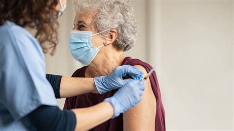 Guía de vacunación de la Covid para ancianos en España Aiudo Blog
